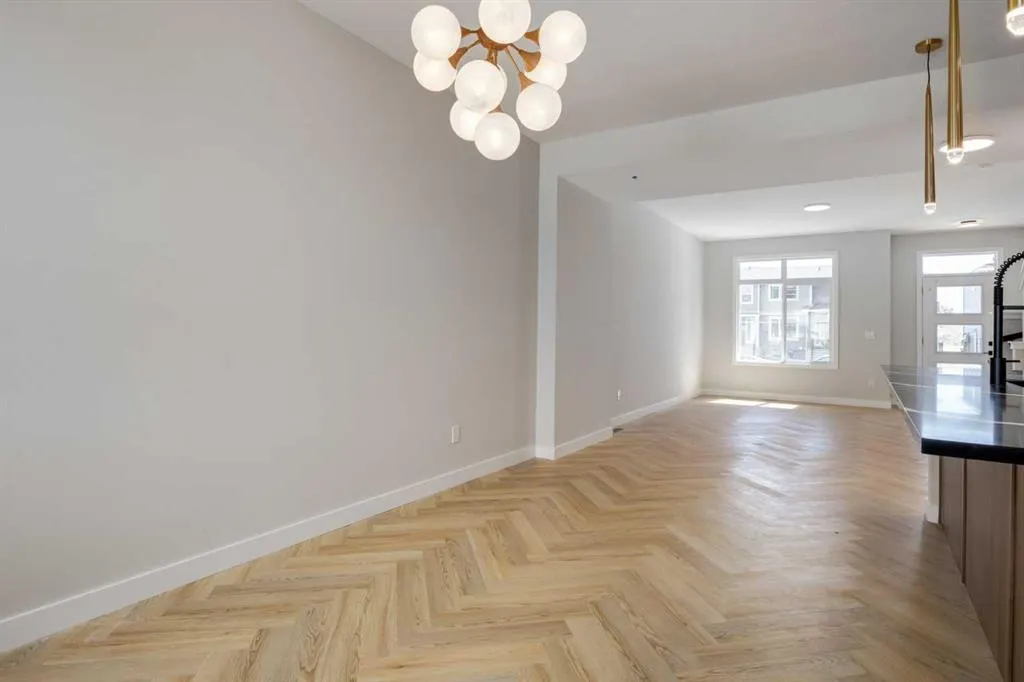 261 Cobblestone Gate