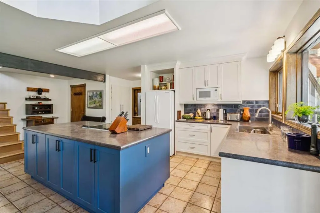 229306 Highway 762, #200