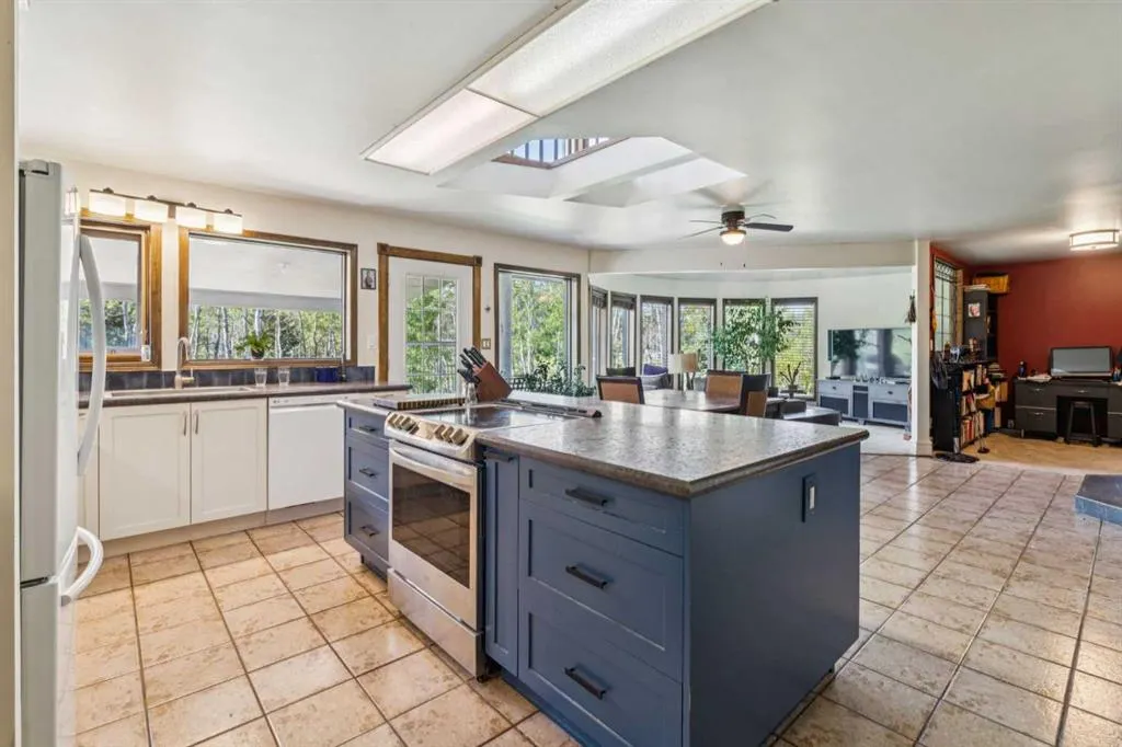 229306 Highway 762, #200