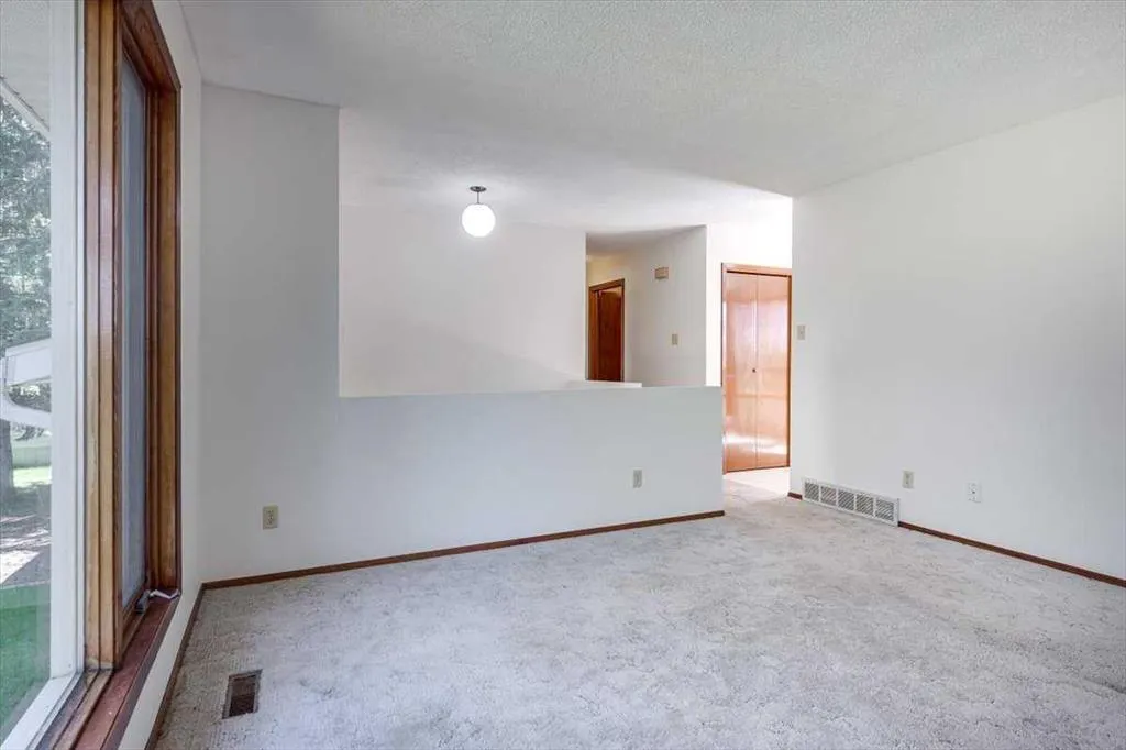 24407 Township Road 390