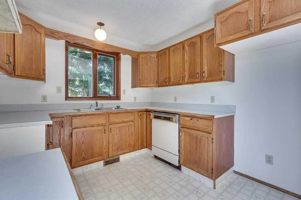 24407 Township Road 390