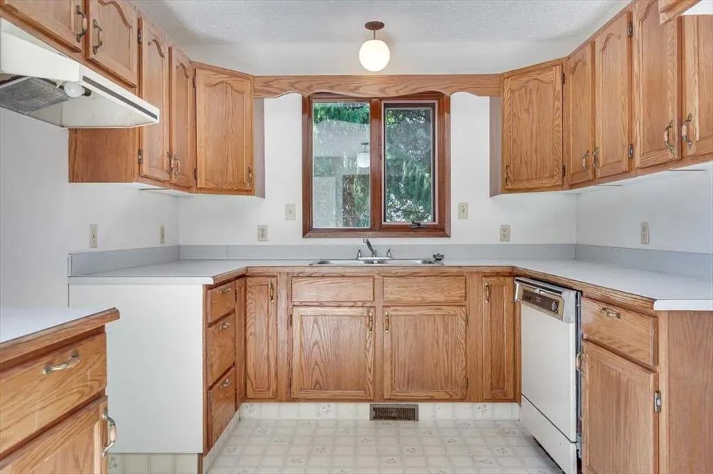 24407 Township Road 390