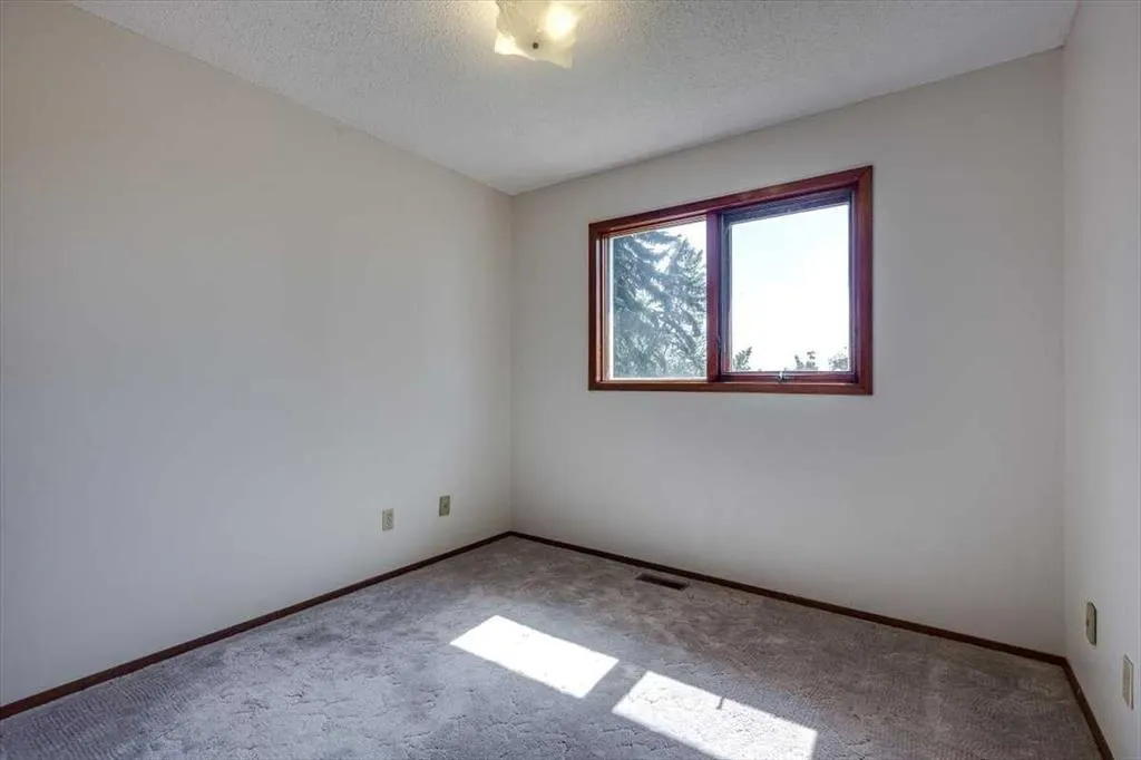 24407 Township Road 390