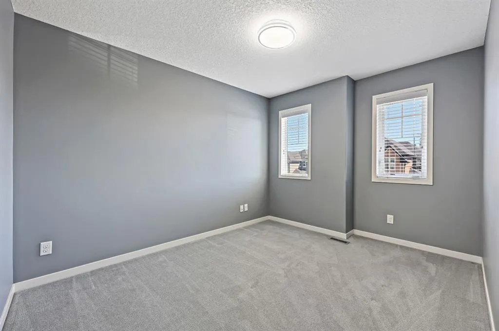 32 Cranarch Crescent SE