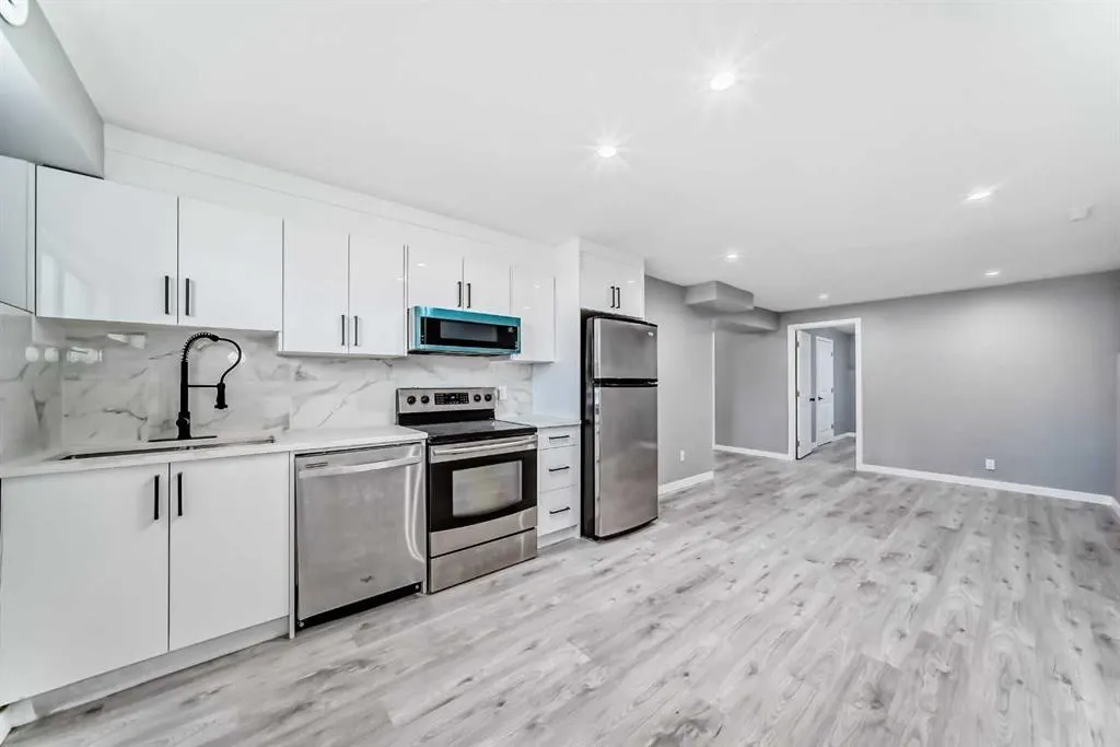 77 Shawfield Way SW