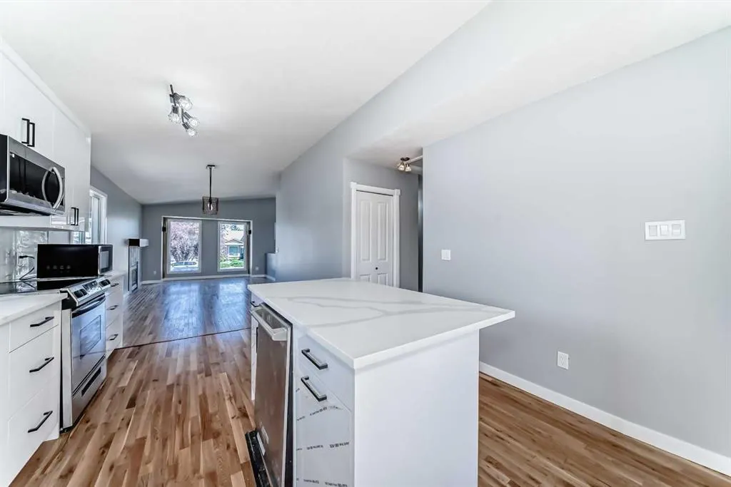 77 Shawfield Way SW