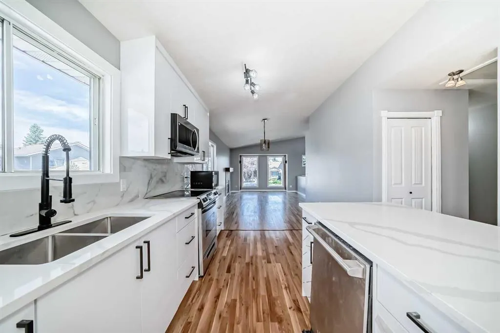 77 Shawfield Way SW