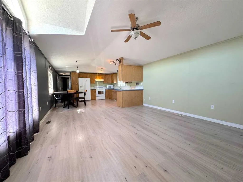215 Grant Way