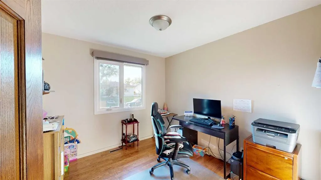 1808 65 Street NE