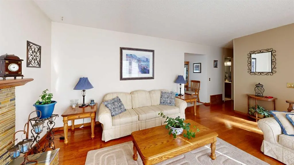 1808 65 Street NE