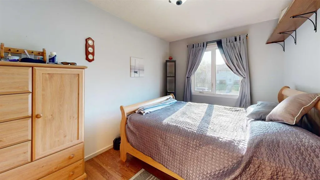 1808 65 Street NE