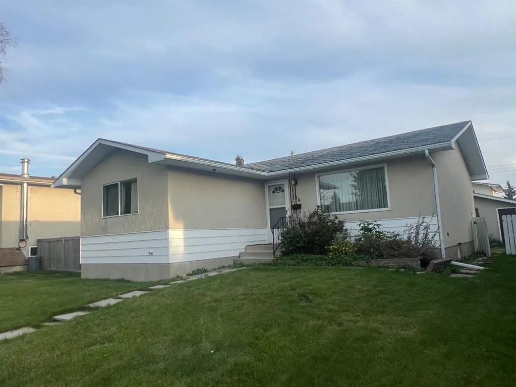 176 Huntchester Crescent NE