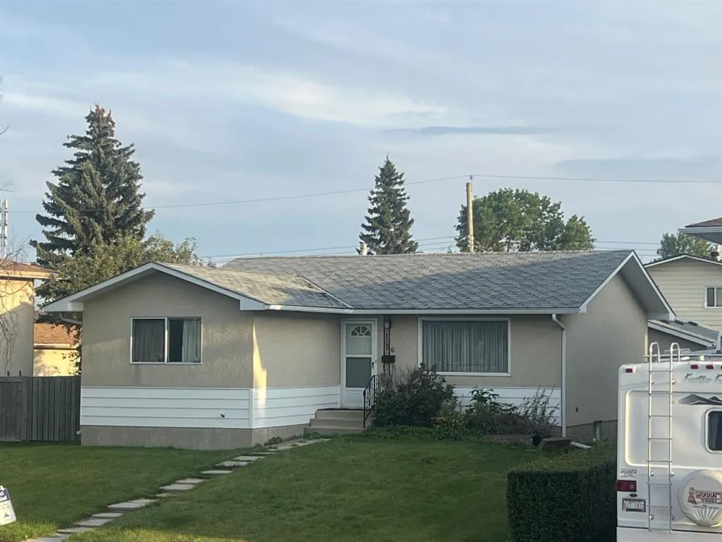 176 Huntchester Crescent NE