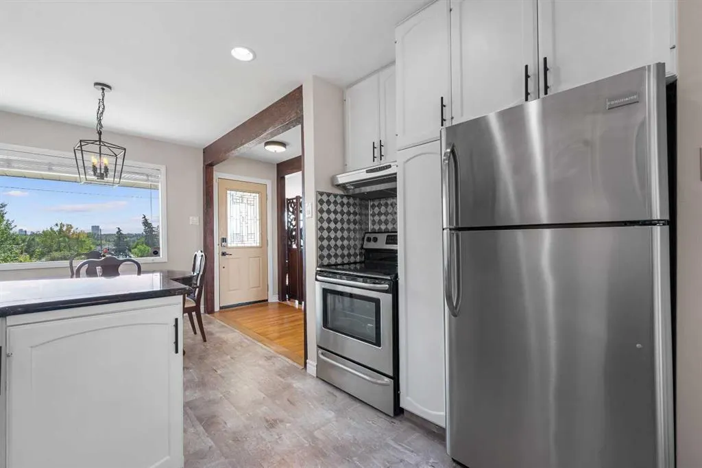 18 Cornell Place NW