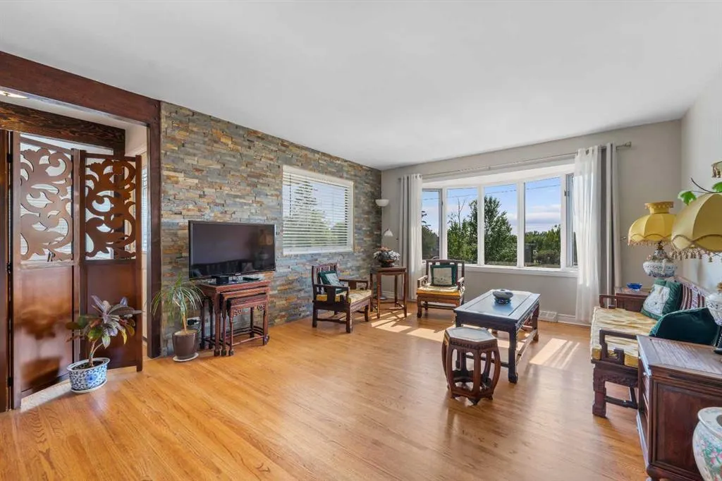 18 Cornell Place NW