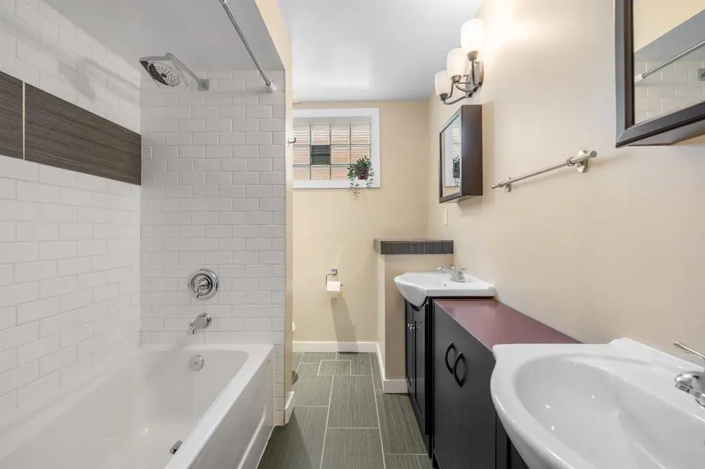 18 Cornell Place NW