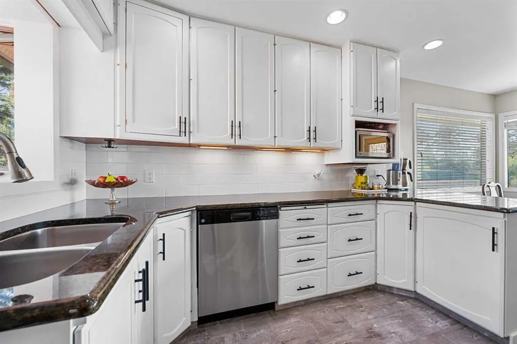 18 Cornell Place NW