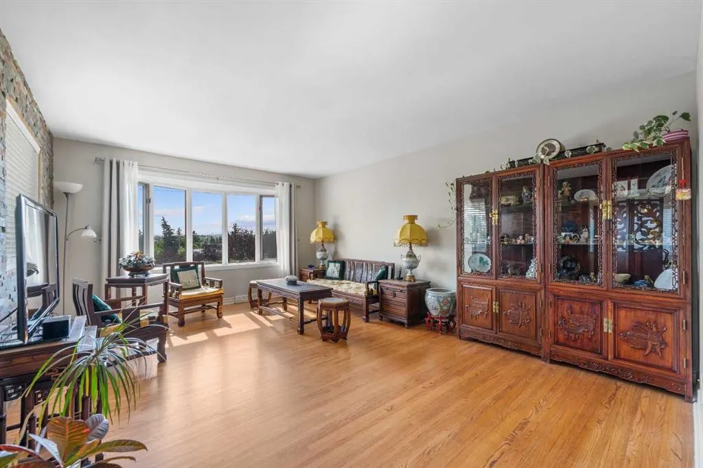 18 Cornell Place NW