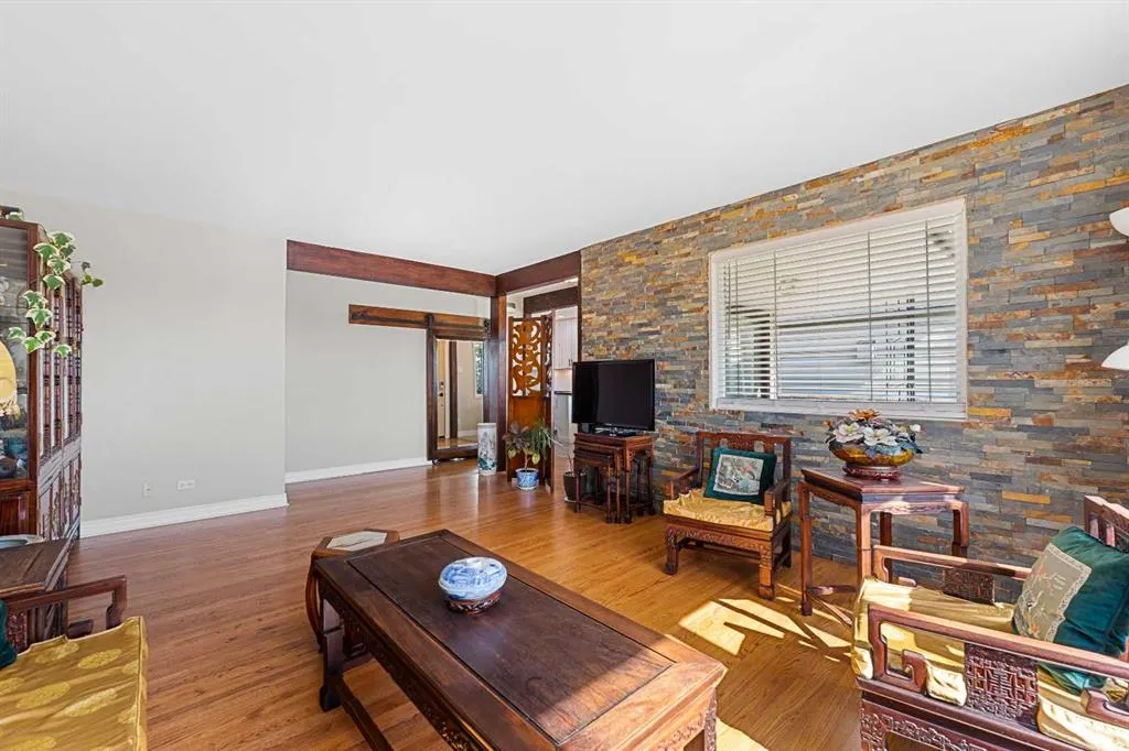 18 Cornell Place NW