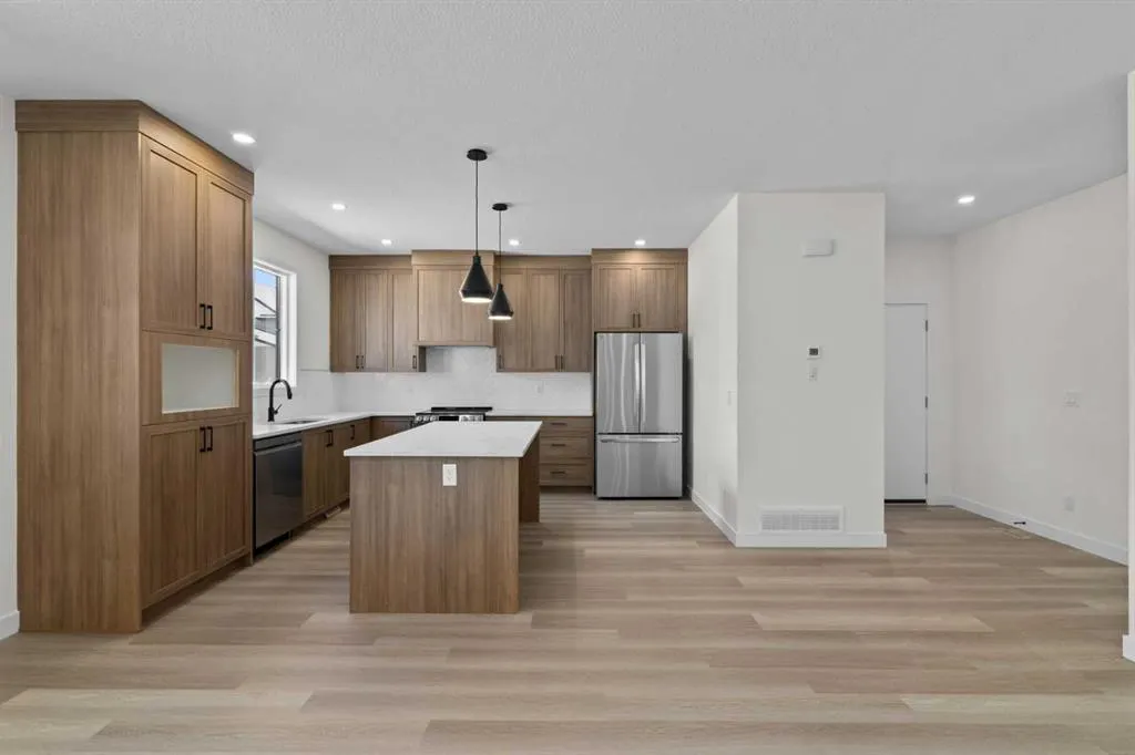 201 Cooperswood Green SW, #1004