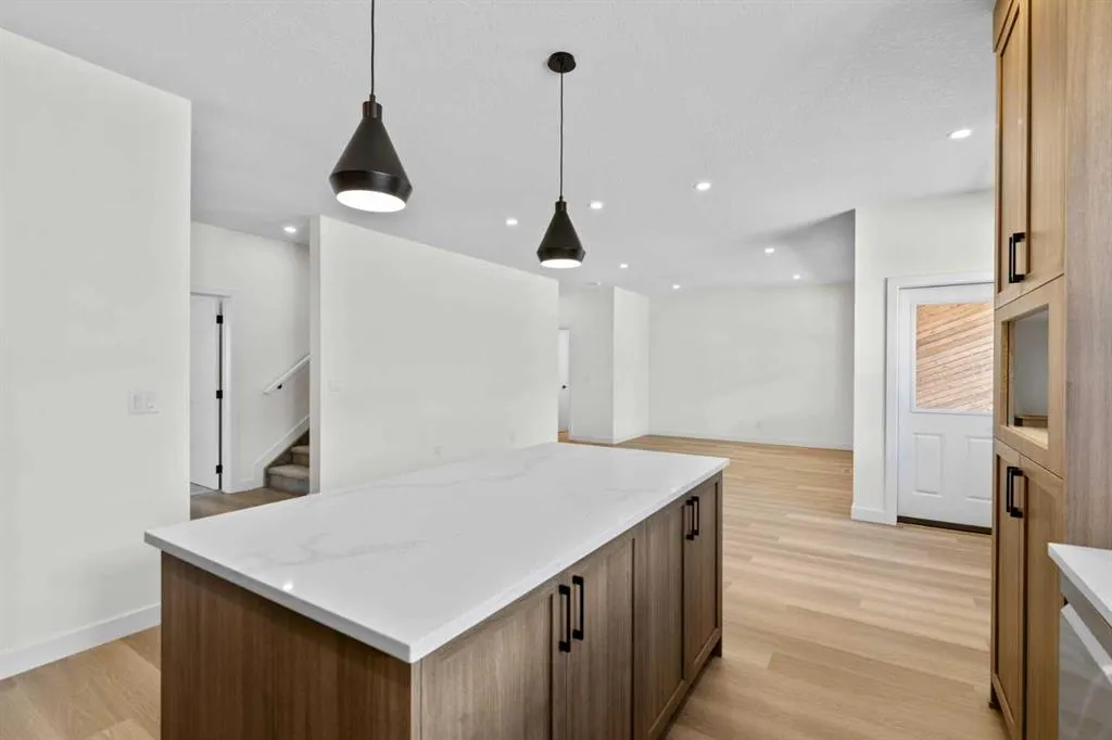 201 Cooperswood Green SW, #1004