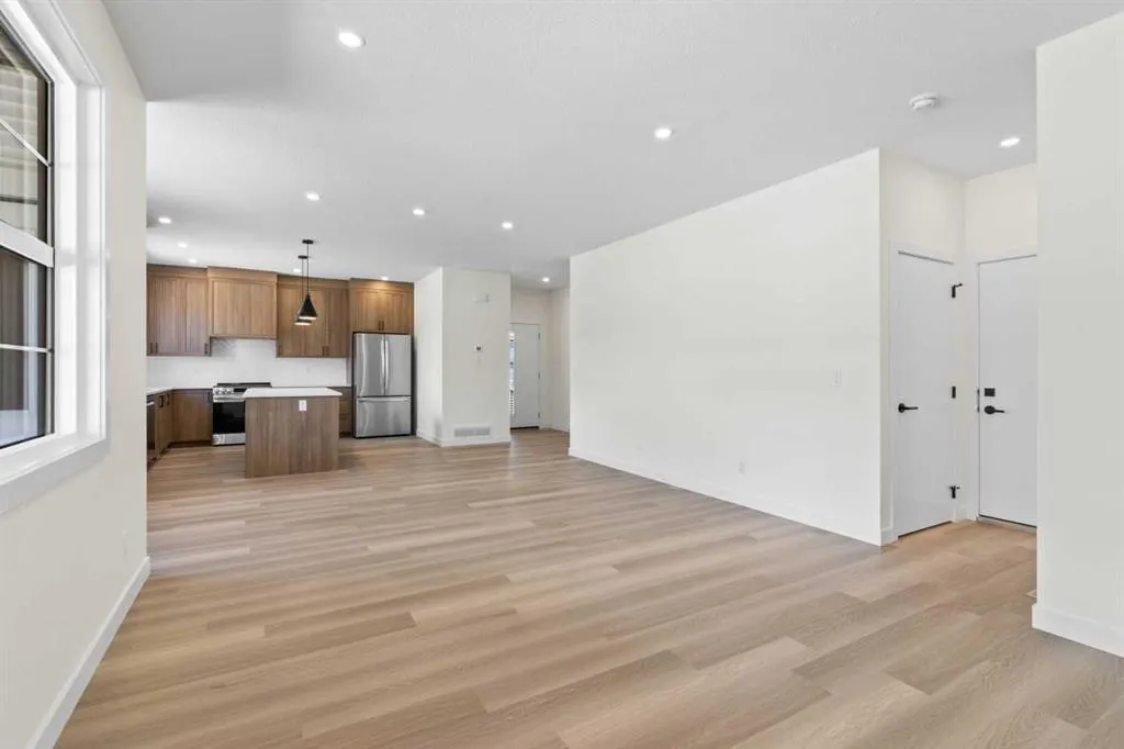 201 Cooperswood Green SW, #1004