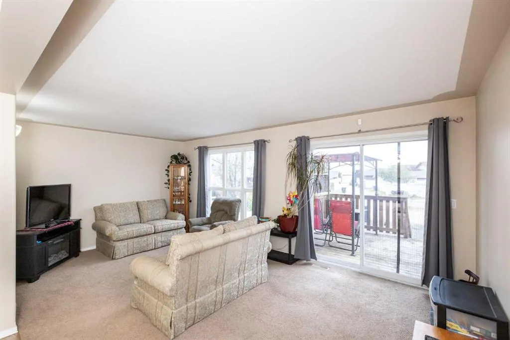23 Lark Close