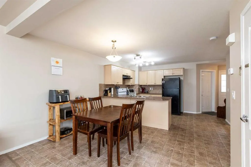 23 Lark Close