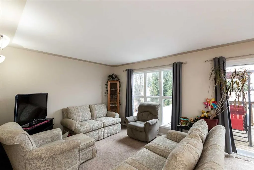 23 Lark Close