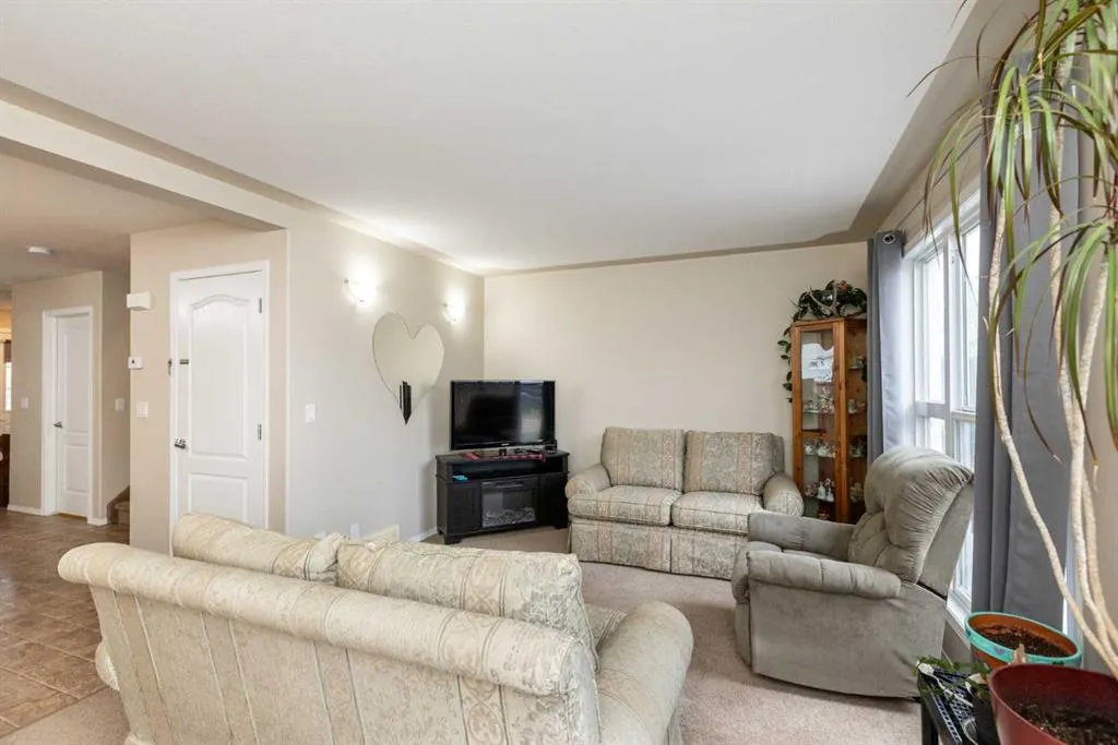 23 Lark Close