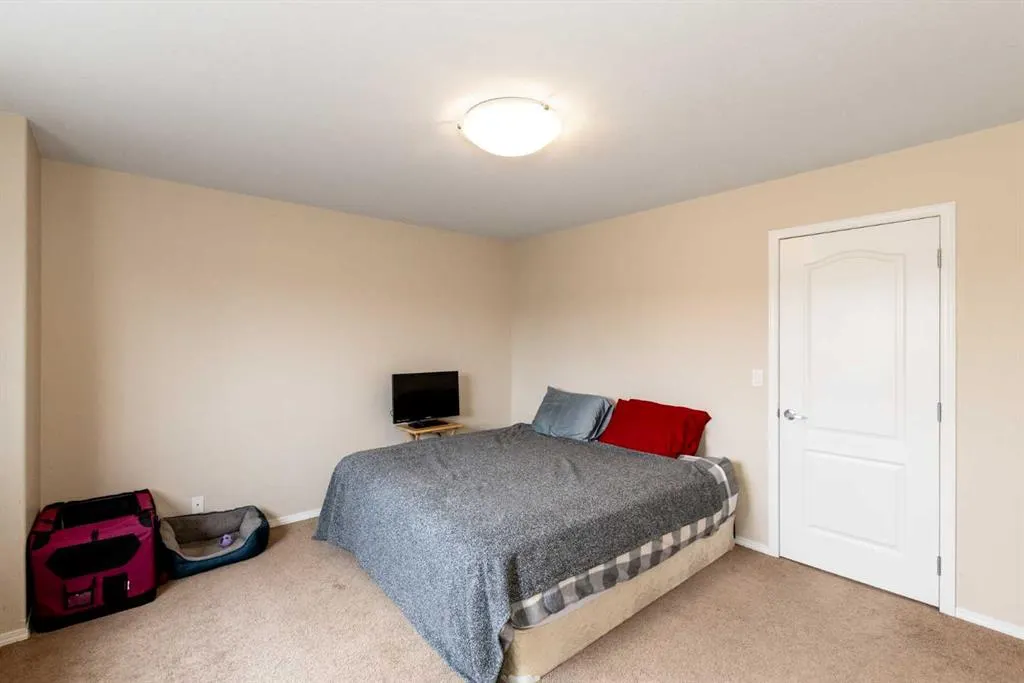 23 Lark Close