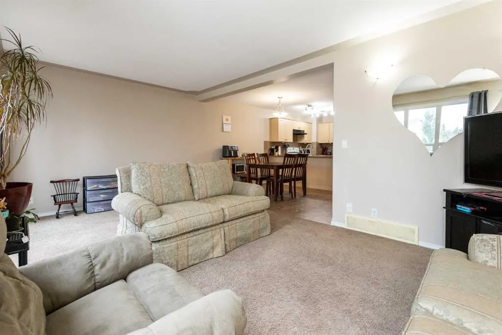 23 Lark Close