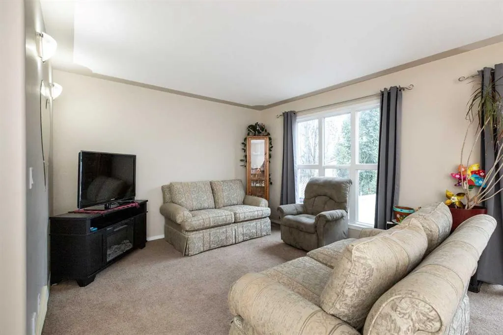 23 Lark Close