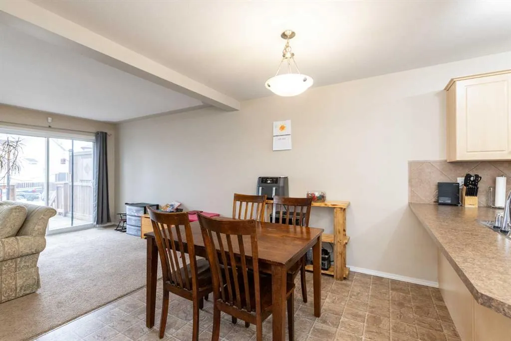 23 Lark Close