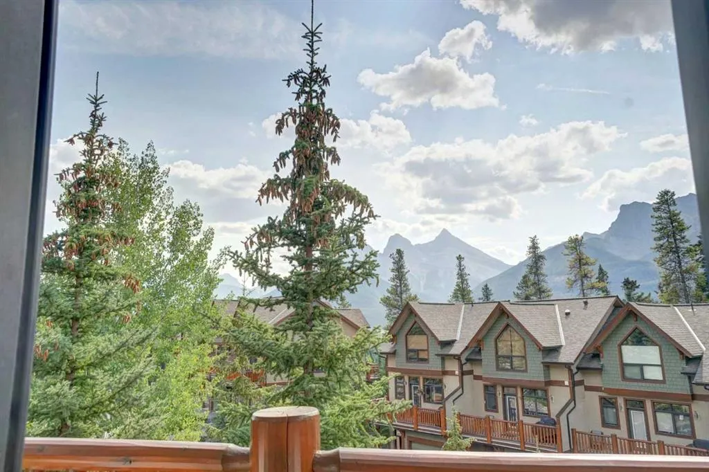 137 Wapiti Close, #27