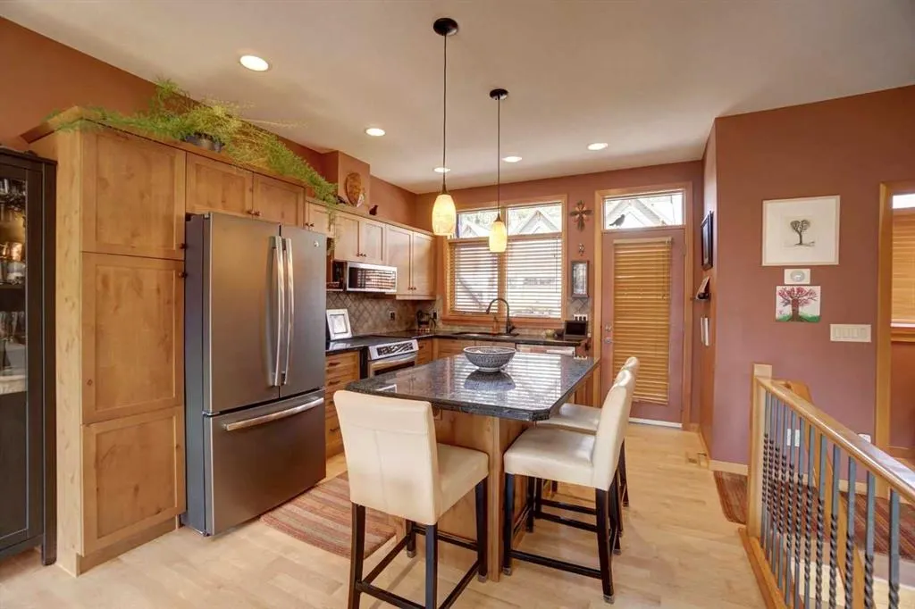 137 Wapiti Close, #27