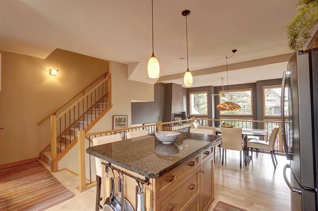 137 Wapiti Close, #27