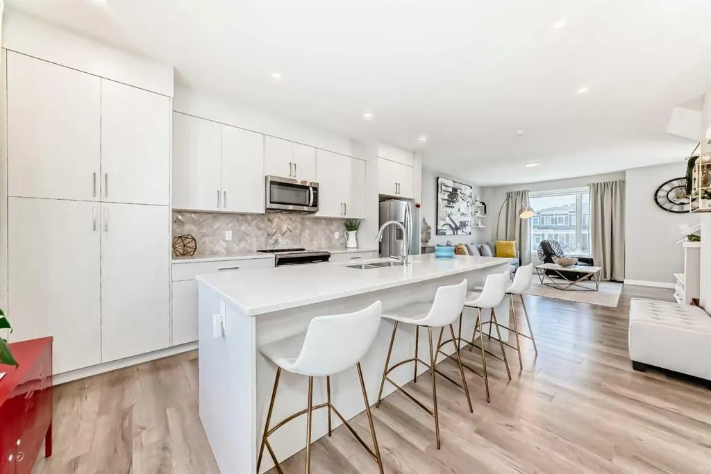 605 Evanston Link NW