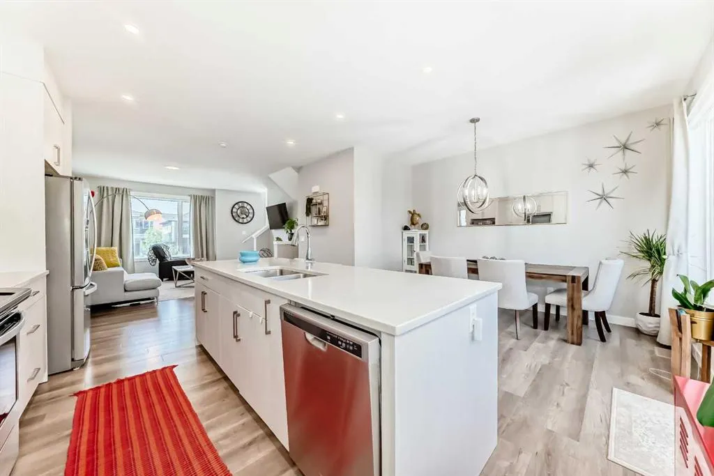 605 Evanston Link NW