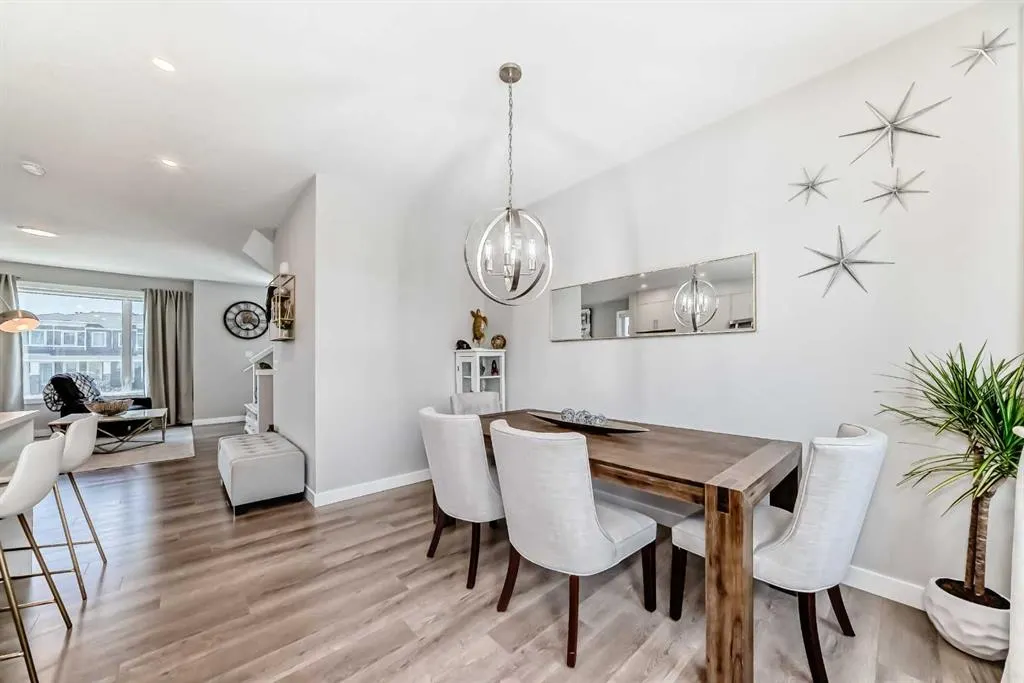 605 Evanston Link NW
