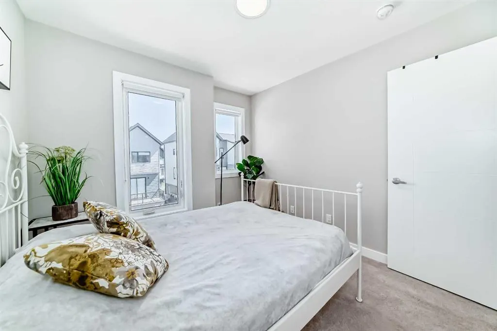 605 Evanston Link NW