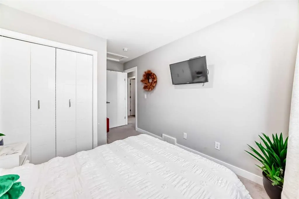 605 Evanston Link NW
