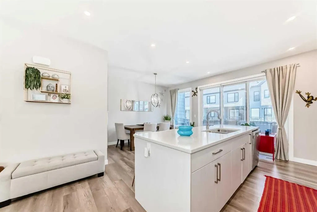 605 Evanston Link NW