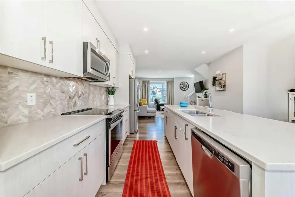 605 Evanston Link NW