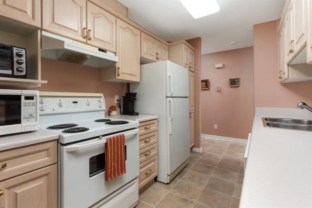 4625 50 Street, #101