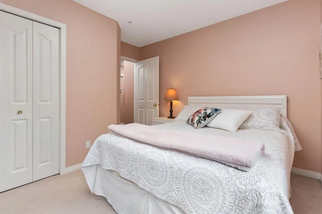 4625 50 Street, #101