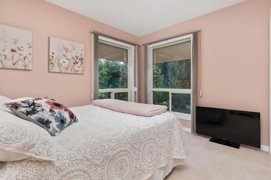 4625 50 Street, #101