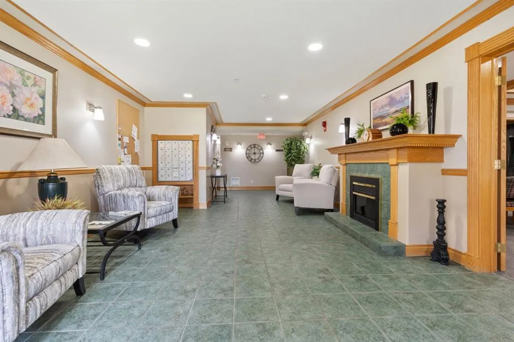 4625 50 Street, #101