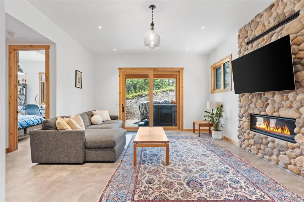 232 Stewart Creek Rise