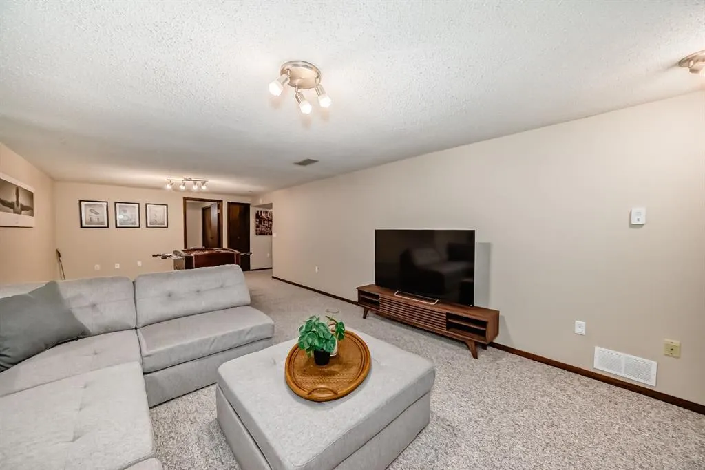 5556 Dalhart Hill NW